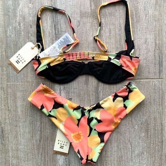 π₯π₯BILLABONG - PRETTY DAZE RUBY UNDERWIRE REVERSIBLE FIJI BIKINI SETπ₯π₯ - Picture 9 of 14